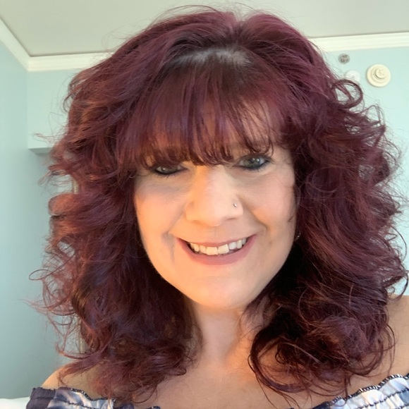 Meet your Posher, Shelly - Picture 2 of 2